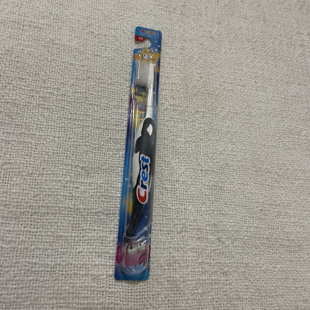 New Crest Black & White Orca Killer Whale Collectible Toothbrush #40 For Child‎